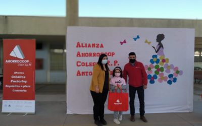 Ahorrocoop apoya a niños de escuelas apadrinadas