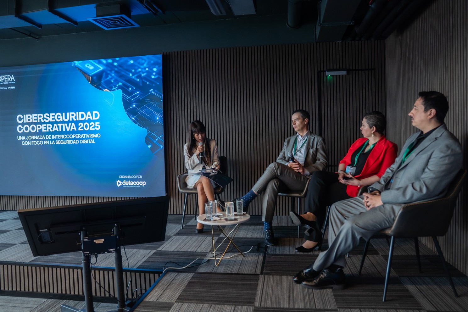 Fortaleciendo la confianza digital: Coopera aborda ciberseguridad y protección de datos